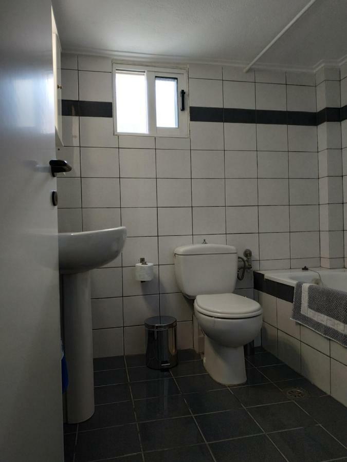 Epavlis Apartment Néa Péramos Dış mekan fotoğraf