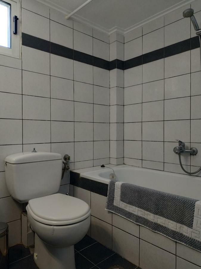 Epavlis Apartment Néa Péramos Dış mekan fotoğraf